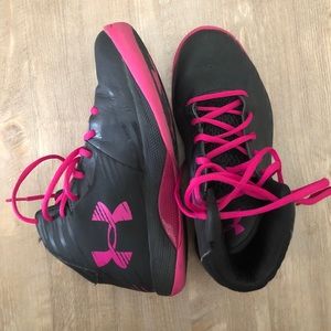Women's Under Armour Basketball Shoes 7.5